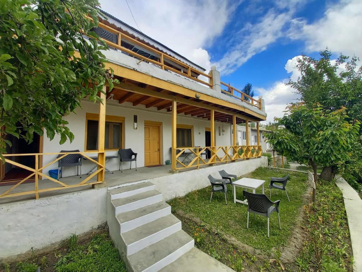 Tourist Cottage Hunza Karimabad  Exterior photo